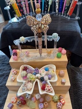 Beaded Butterfly Pen & Assorted Decorative Beads - Gold, Pink, Green, Purple